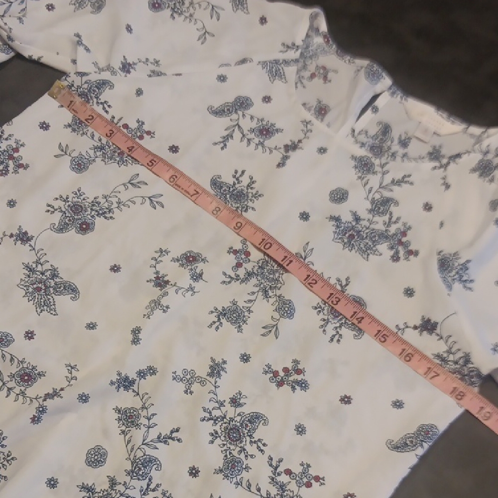 LC Lauren Conrad Floral Bell Sleeve Blouse - Picture 12 of 15